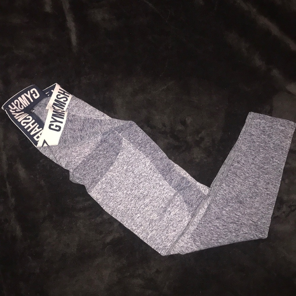 Gym shark leggings